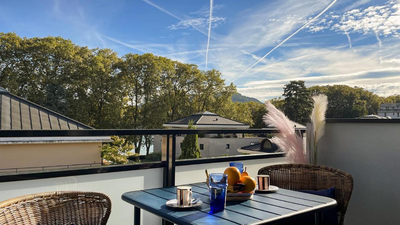 Homey Montaigne - New - A 1 Min A Pied Du Lac D'Annecy - 2 Balcons Prives - Appartement Avec 2 Chambres - Stationnement Gratuit Toute L'Annee Sauf En Ete - Juin A Aout Екстериор снимка