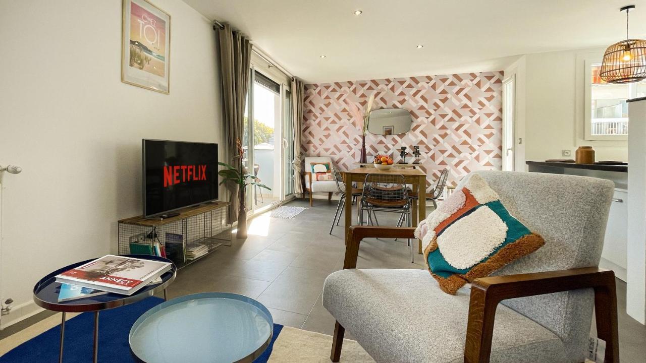 Homey Montaigne - New - A 1 Min A Pied Du Lac D'Annecy - 2 Balcons Prives - Appartement Avec 2 Chambres - Stationnement Gratuit Toute L'Annee Sauf En Ete - Juin A Aout Екстериор снимка