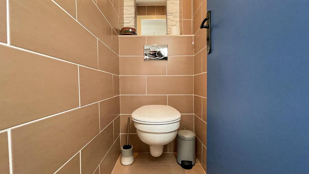 Homey Montaigne - New - A 1 Min A Pied Du Lac D'Annecy - 2 Balcons Prives - Appartement Avec 2 Chambres - Stationnement Gratuit Toute L'Annee Sauf En Ete - Juin A Aout Екстериор снимка